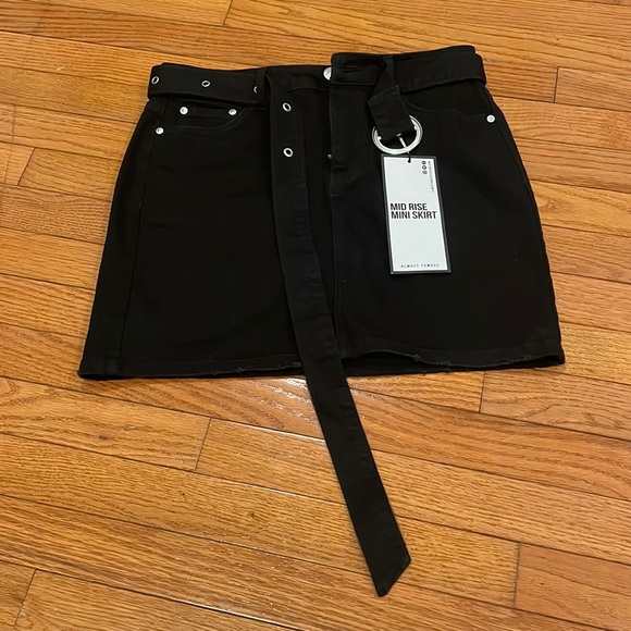 Almost Famous - Picture 1 of 6